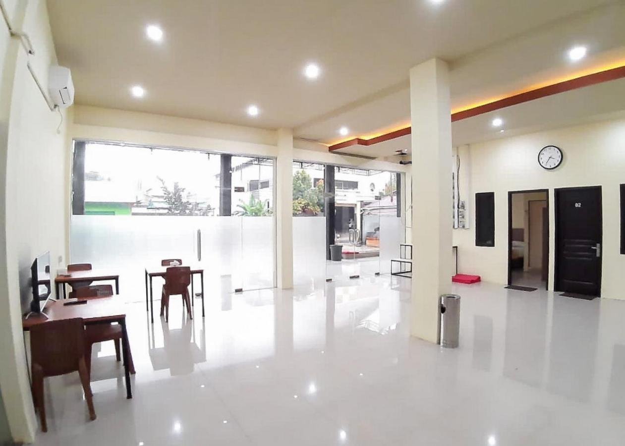 Reddoorz Syariah Near Transmart Jambi 2 Hotel Palmerah Exterior foto