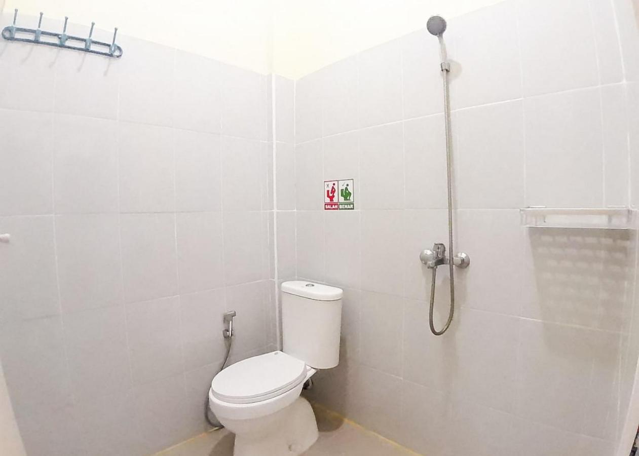Reddoorz Syariah Near Transmart Jambi 2 Hotel Palmerah Exterior foto
