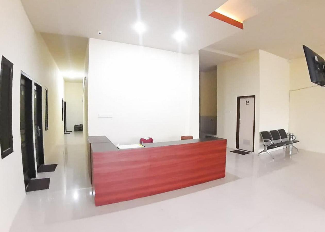 Reddoorz Syariah Near Transmart Jambi 2 Hotel Palmerah Exterior foto