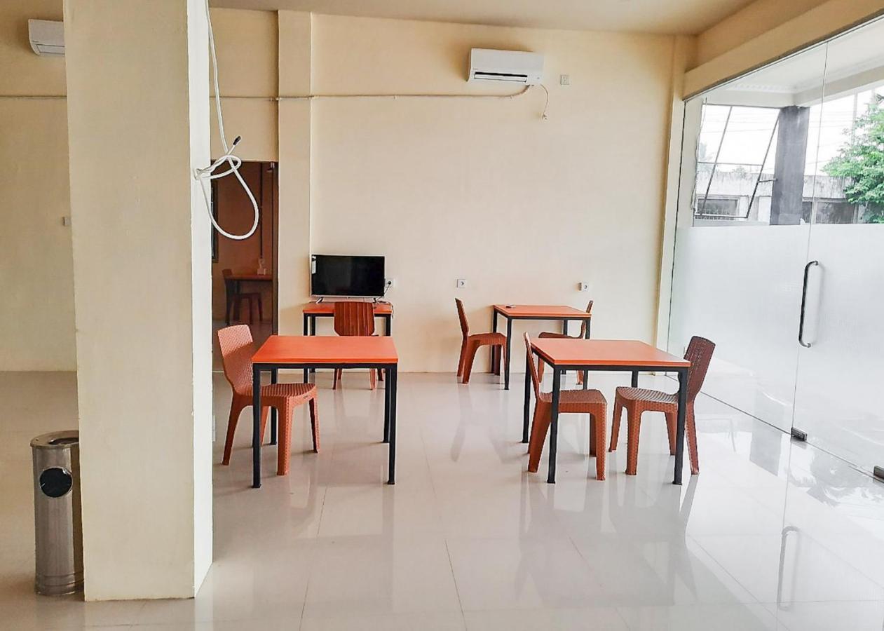 Reddoorz Syariah Near Transmart Jambi 2 Hotel Palmerah Exterior foto
